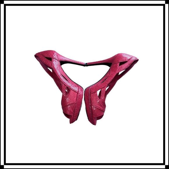 Like New!! WHBM “Callie” Red, Faux Snakeskin, Sexy Cutout Pump, size 7 - Picture 2 of 6